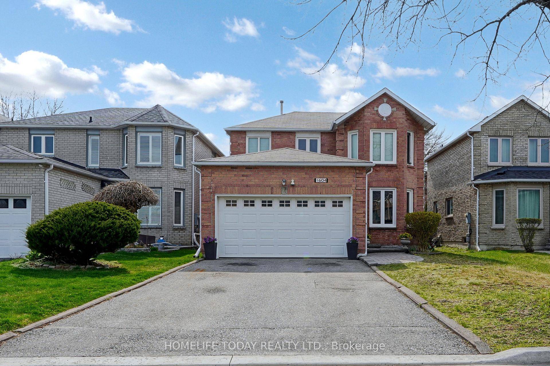 PRIME LOCATION IN PRESTIGIOUS PICKERING !
