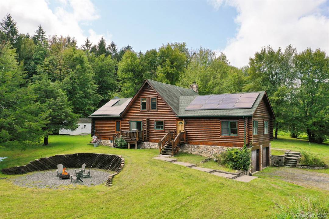 Escape to your own private retreat in Rhinebeck !
