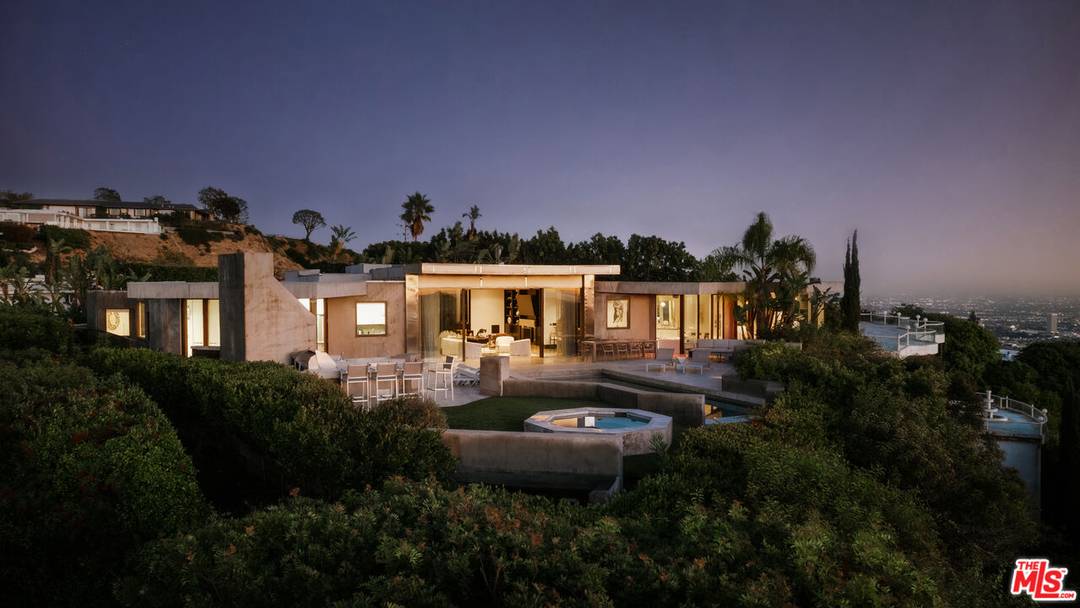 301 Trousdale Pl 5BR Beverly Hills Post Office | B.H.P.O. La