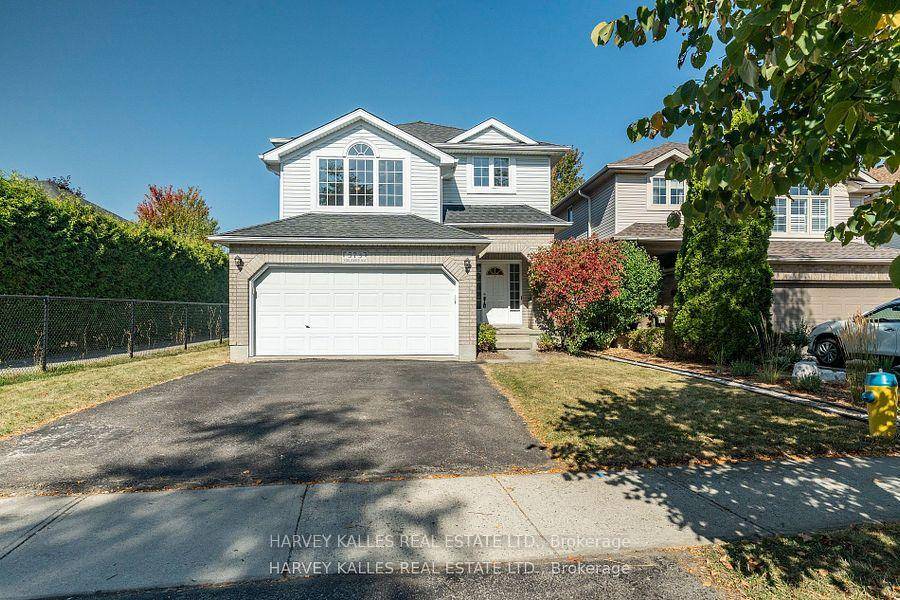 Discover a fabulous opportunity to own this perfectly situated 3 1 bedroom detached home, showcasing an optimal layout designed for everyday comfort.