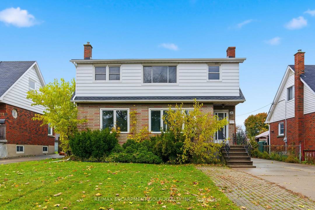 VACANT ! 3 UNITS ! Rare opportunity to own a fully vacant, income producing property with three self contained units each with private entrances.