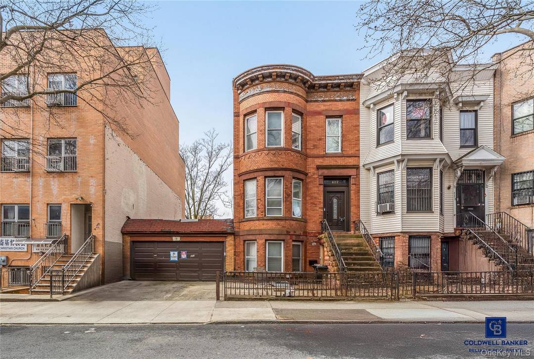 An exceptional opportunity to own two combined lots in the highly desirable Sunset Park neighborhood, located on 54th Street between 6th and 7th Avenue.