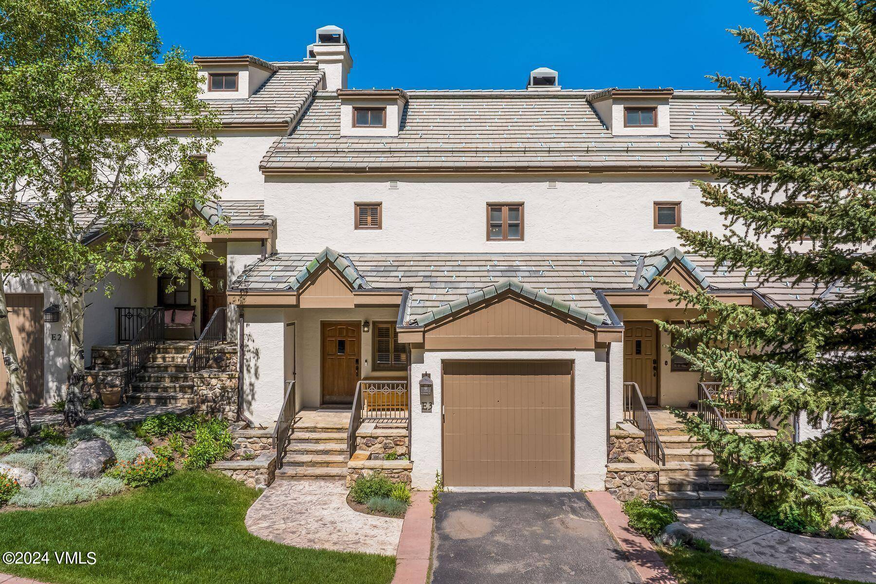 Steps from the ski slopes this sun filled townhome within walking distance to Beaver Creek Village has 3 bedrooms plus a family room den for additional family and friends.