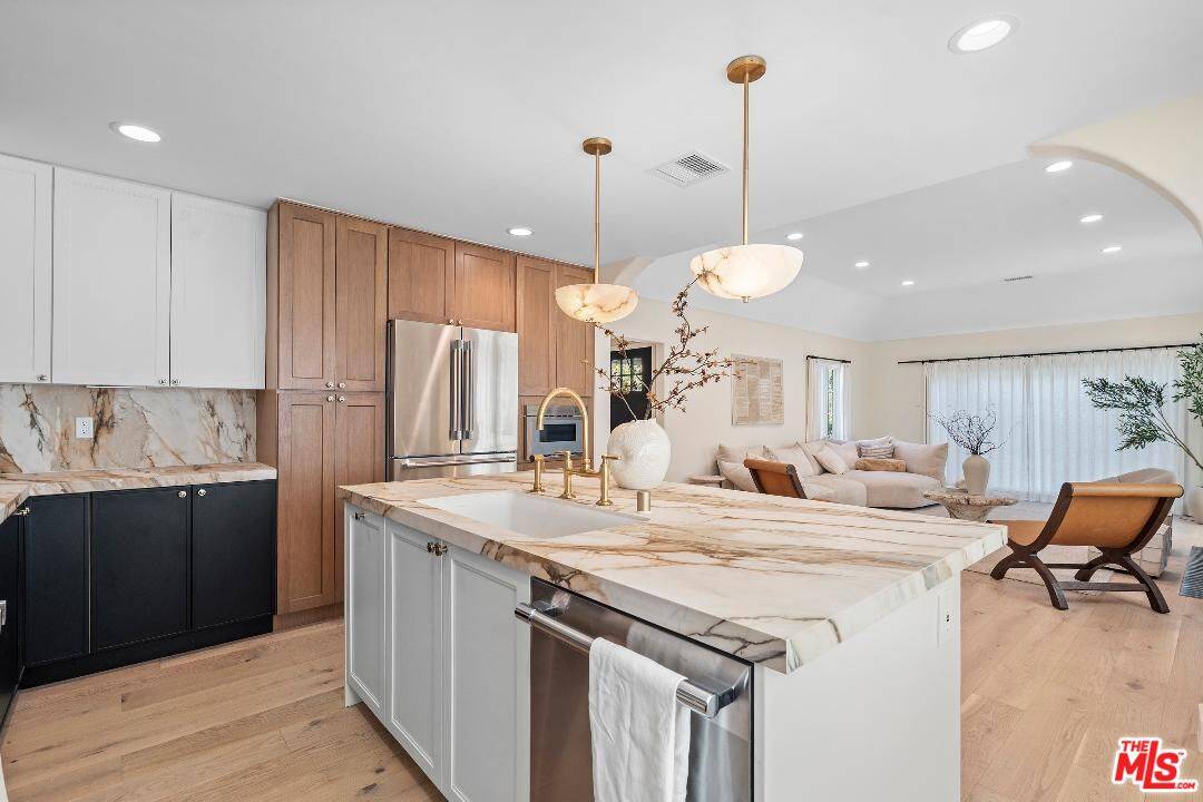 177  S Gardner St 3BR Hancock Park La