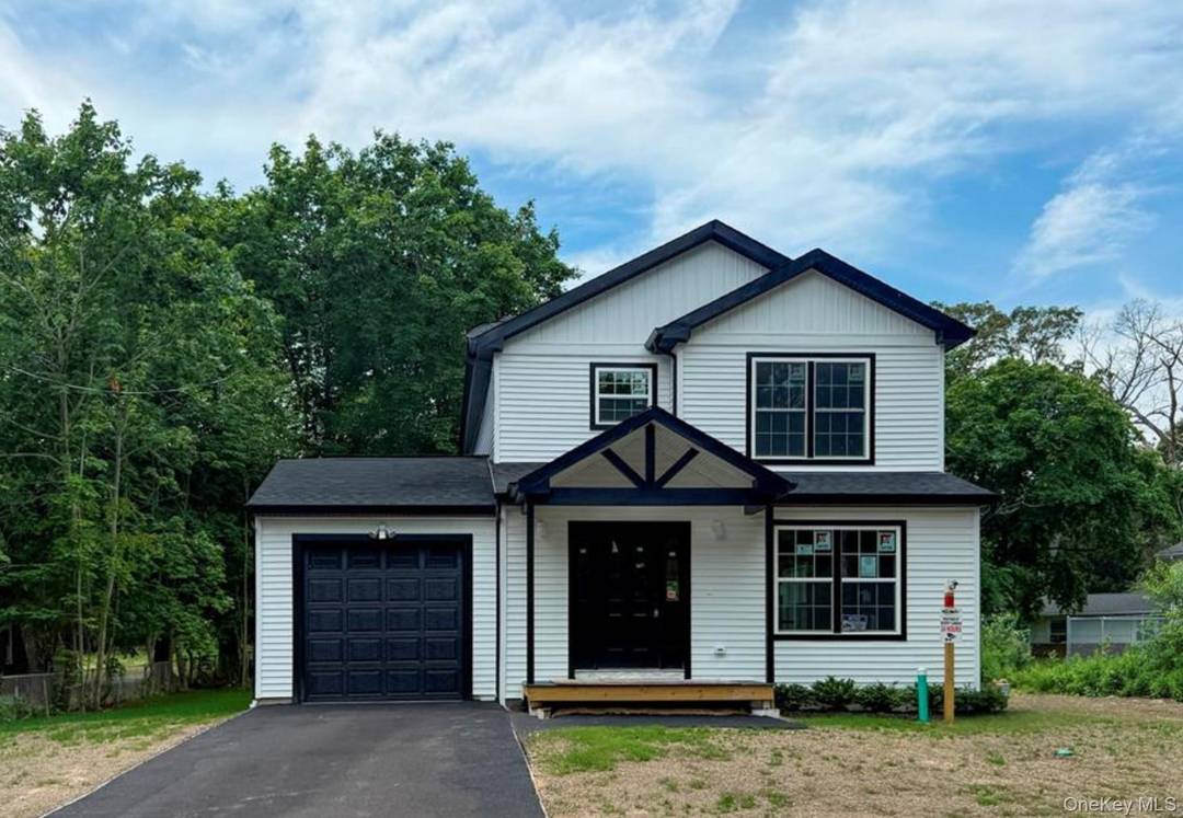 New construction Colonial this beautiful traditional modern home features 3 bedrooms and 2 full bathrooms.