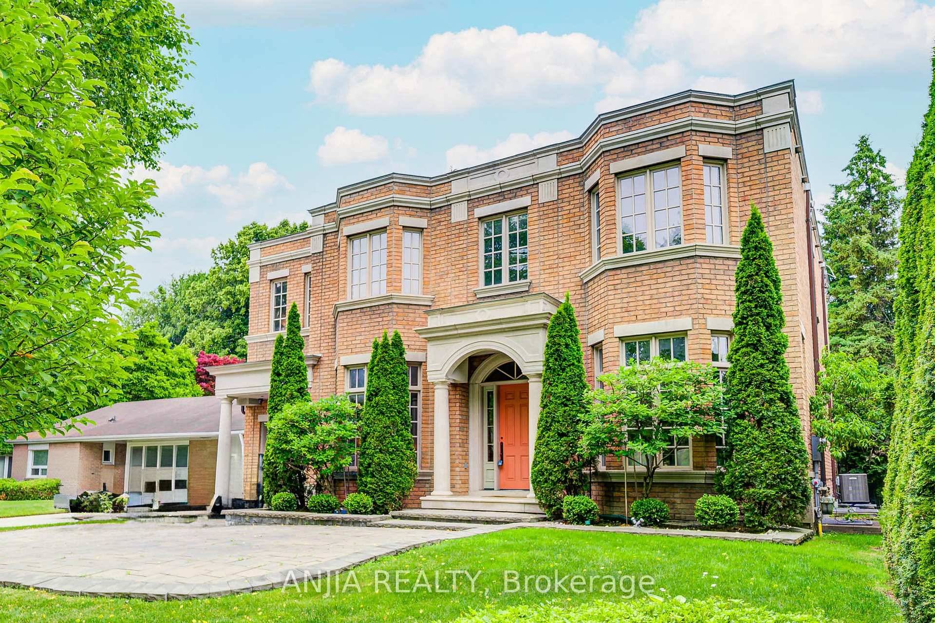 Welcome To 7 Swiftdale Place, A Beautifully Crafted Residence Situated On A South Facing 60 x 160 Ft Lot In One Of Torontos Most Sought After Neighborhoods.