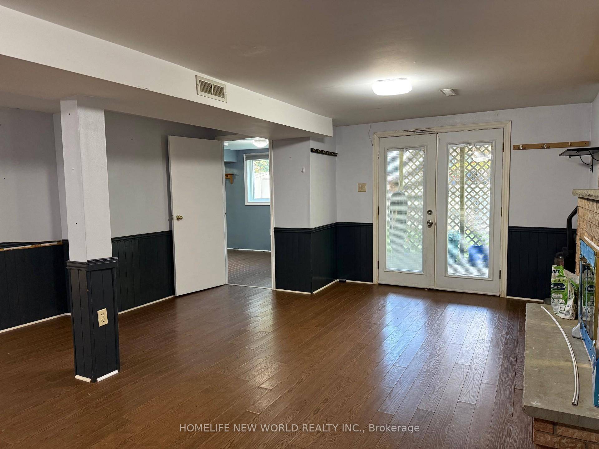 LEGAL Spacious and beautifully maintained Walk Out Basement APT Of a solid Detached House In A Quiet amp ; Upscale Neighbourhood, Beautiful Kitchen.