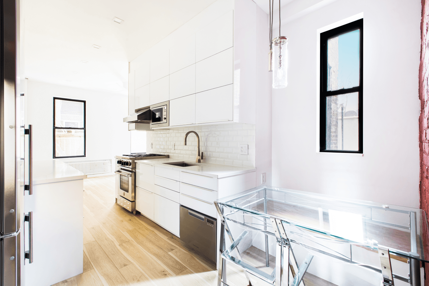 EXQUISITELY RENOVATED STUDIO WITH FULL SIZED CHEF'S KITCHEN UNLIMITED Subletting after two years of ownership.