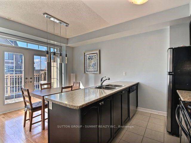 Spacious bright Executive Townhome A True Gem in Luxury Living This exceptional, bright, and sunny 3 storey executive townhome offers an unparalleled blend of modern design and sophisticated comfort.