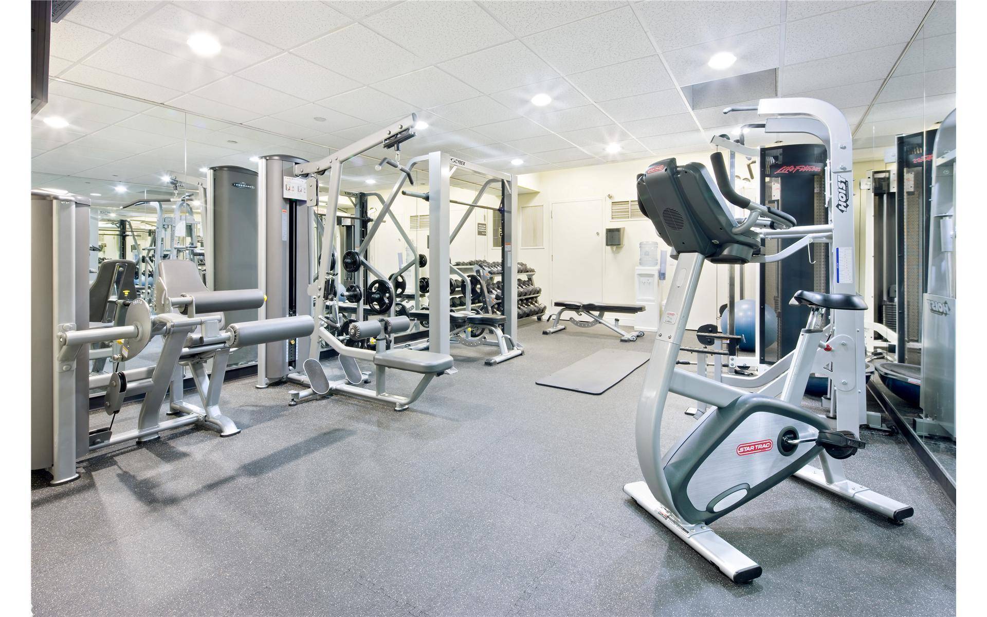 Triple Mint 1 bed 1. 5 baths with an amazing brand new renovation you find in this lovely apartment on the 44th floor.