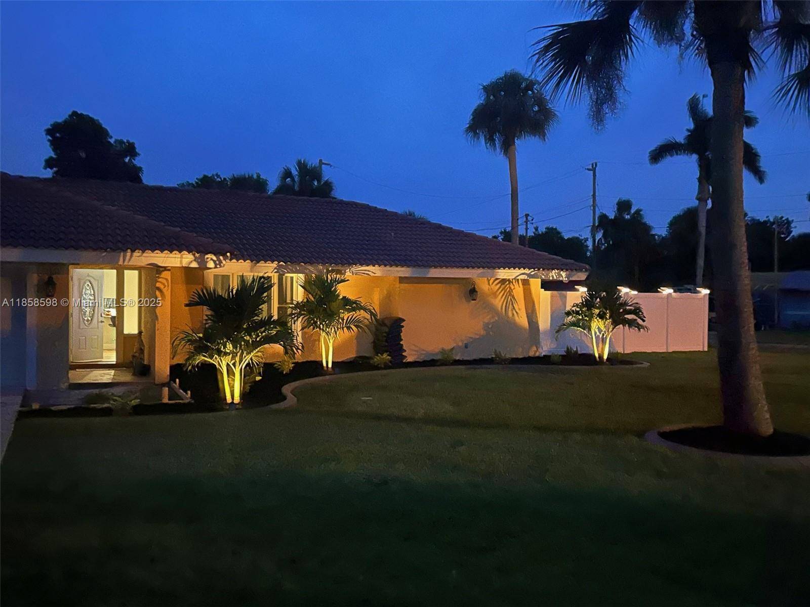 3 bed, 3 bath home just 10 minutes from Downtown Fort Myers.
