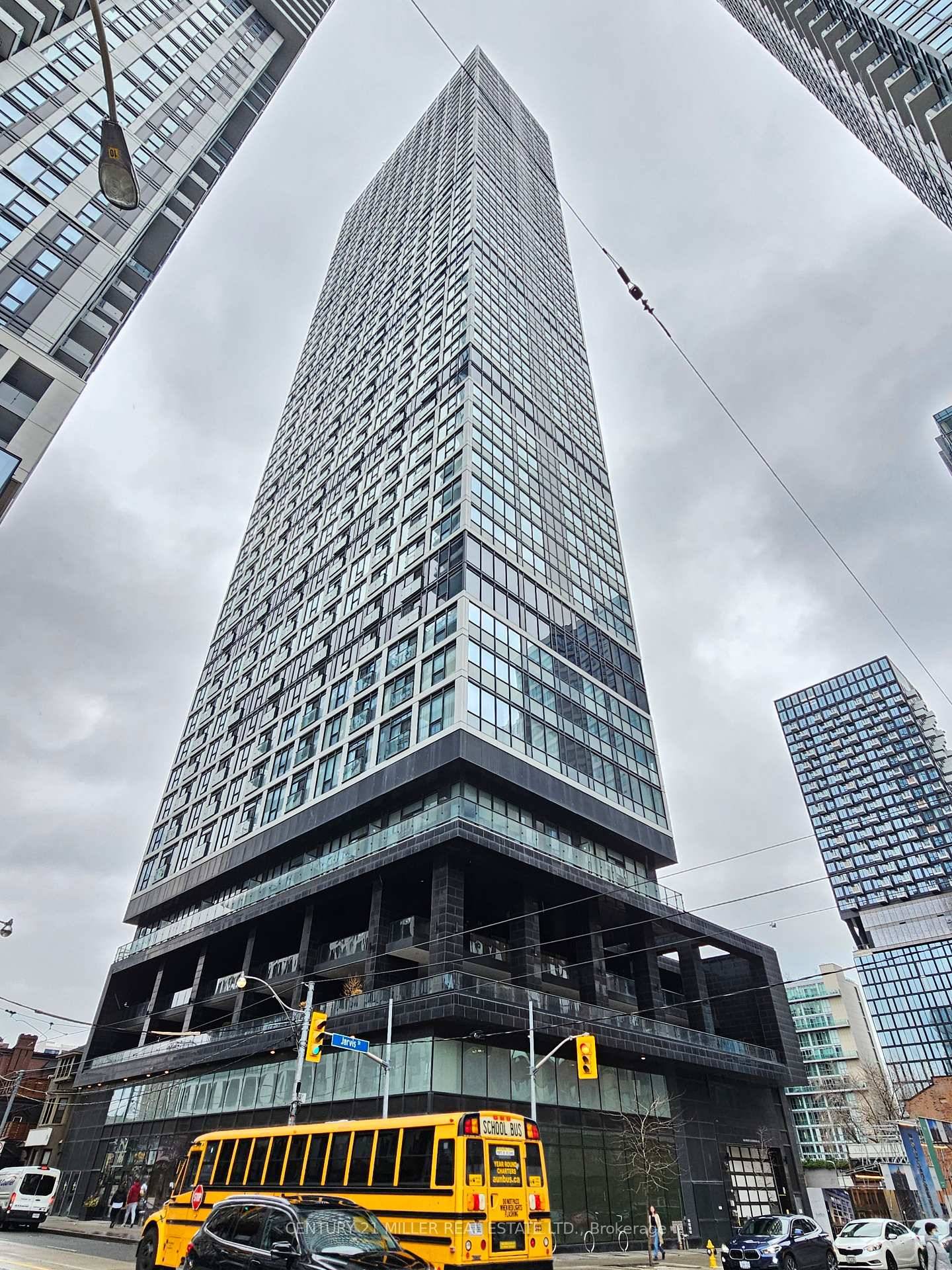 Great Location ! 1 1 Bedroom At Centrecourt's Grid Condos With Dundas Facing Balcony View.