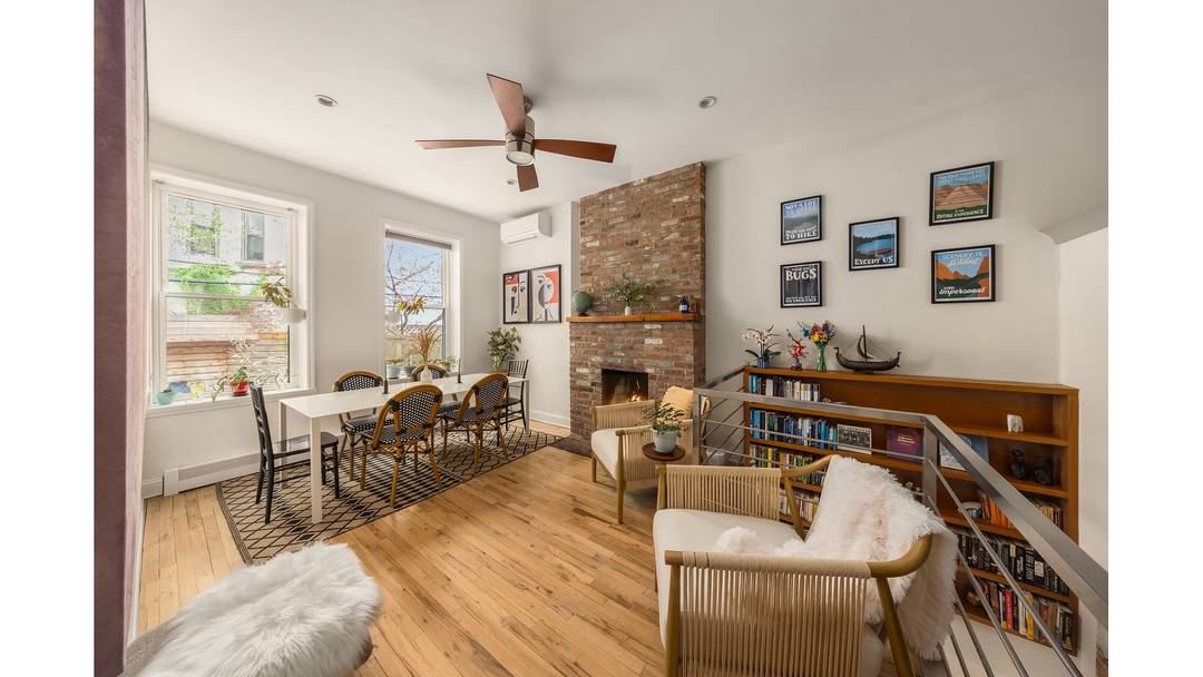 Welcome to 301 5th Avenue, 1R, a meticulously reimagined three bedroom, two bathroom duplex that offers the scale and privacy of a townhouse in the heart of Brooklyn's most coveted ...