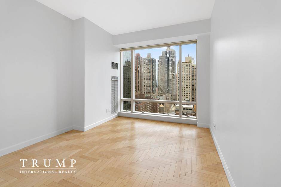 Available September 1stWonderful opportunity to lease in one of the most sought after buildings in New York City.