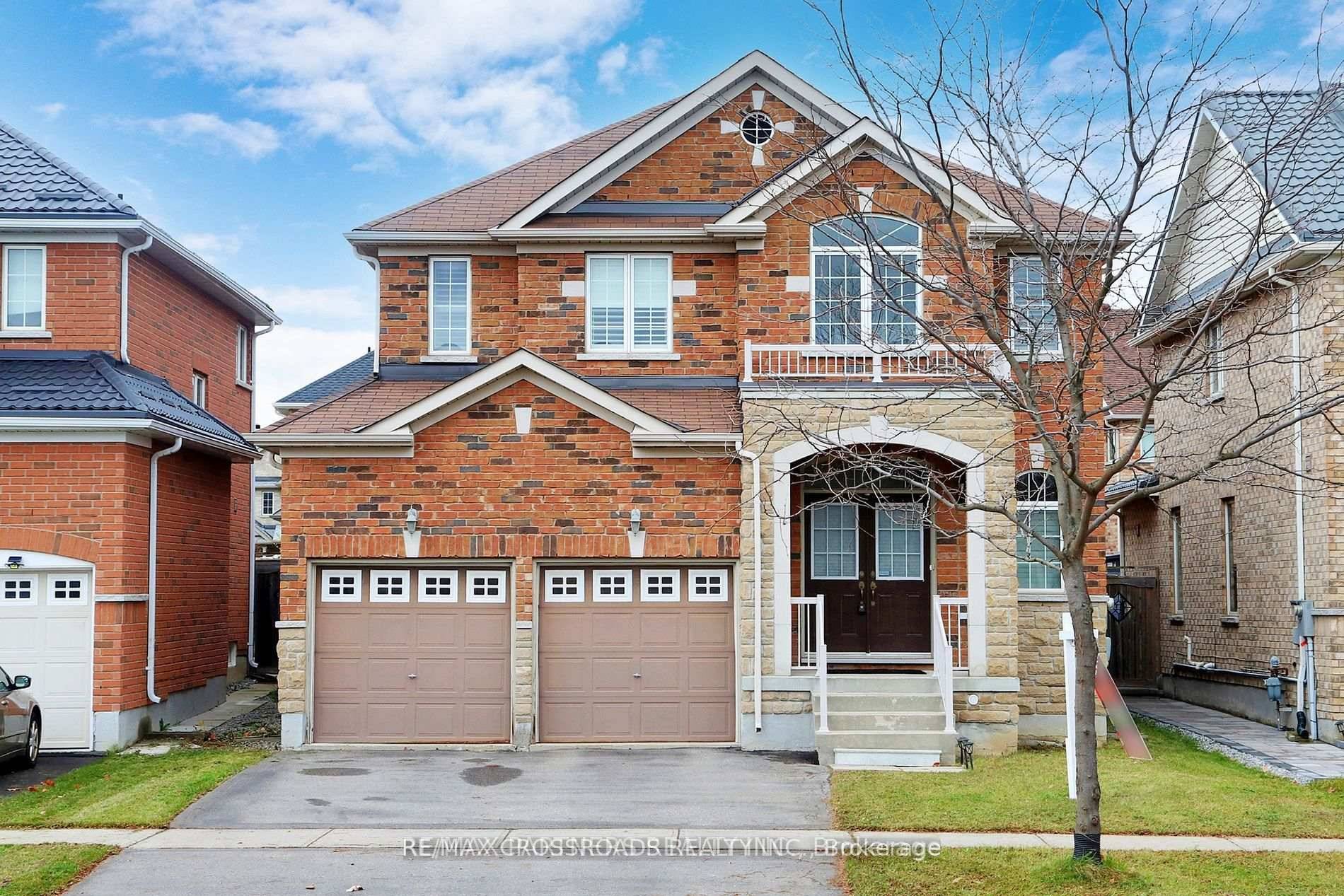 Stunning 4 Bedroom Home in Prime Wismer Location Welcome to this elegant 4 bedroom detached home in the highly sought after Wismer community.