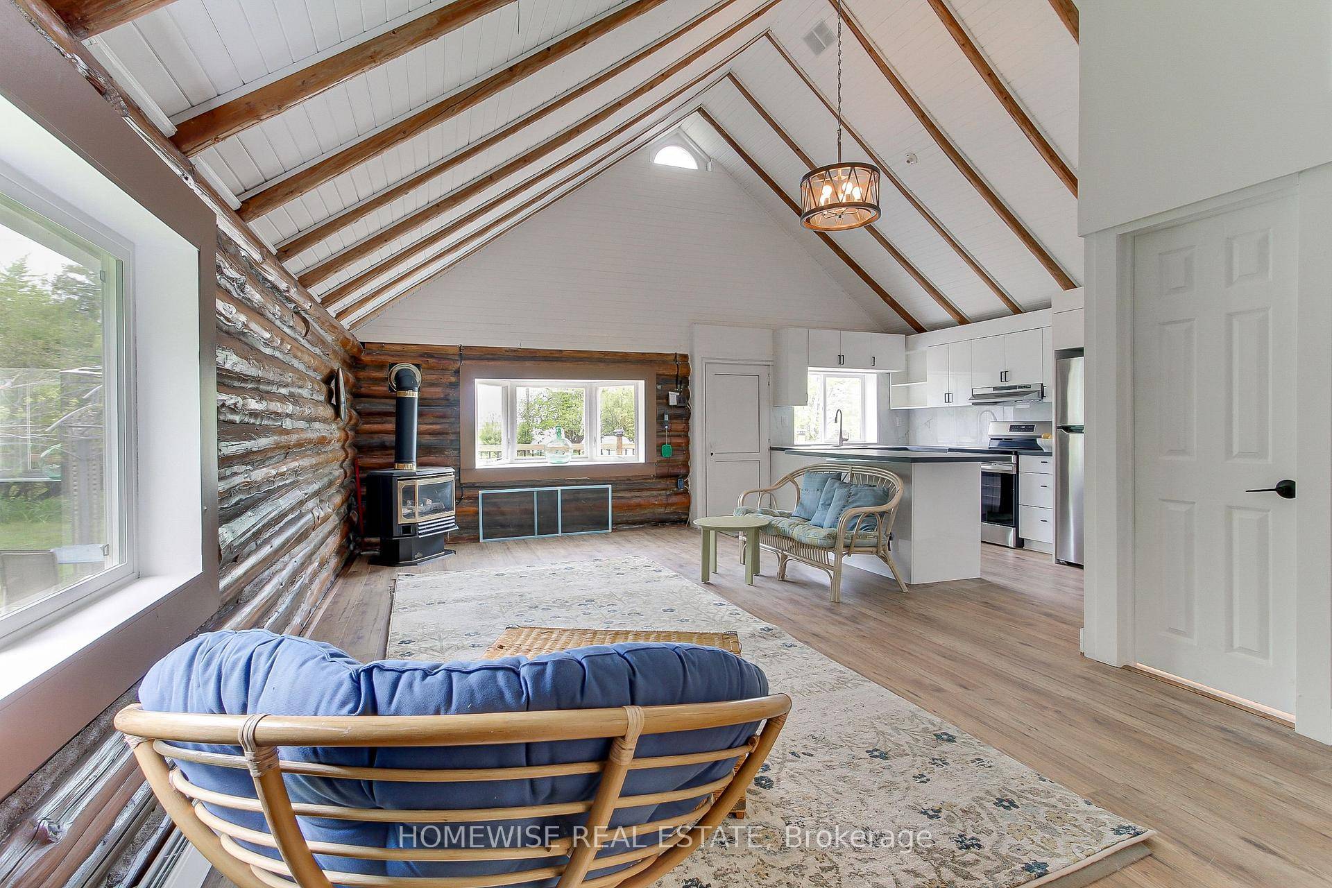Charming 2 bedroom, 1 bathroom cottage perfectly positioned across from the lake with stunning water views and no obstructions.