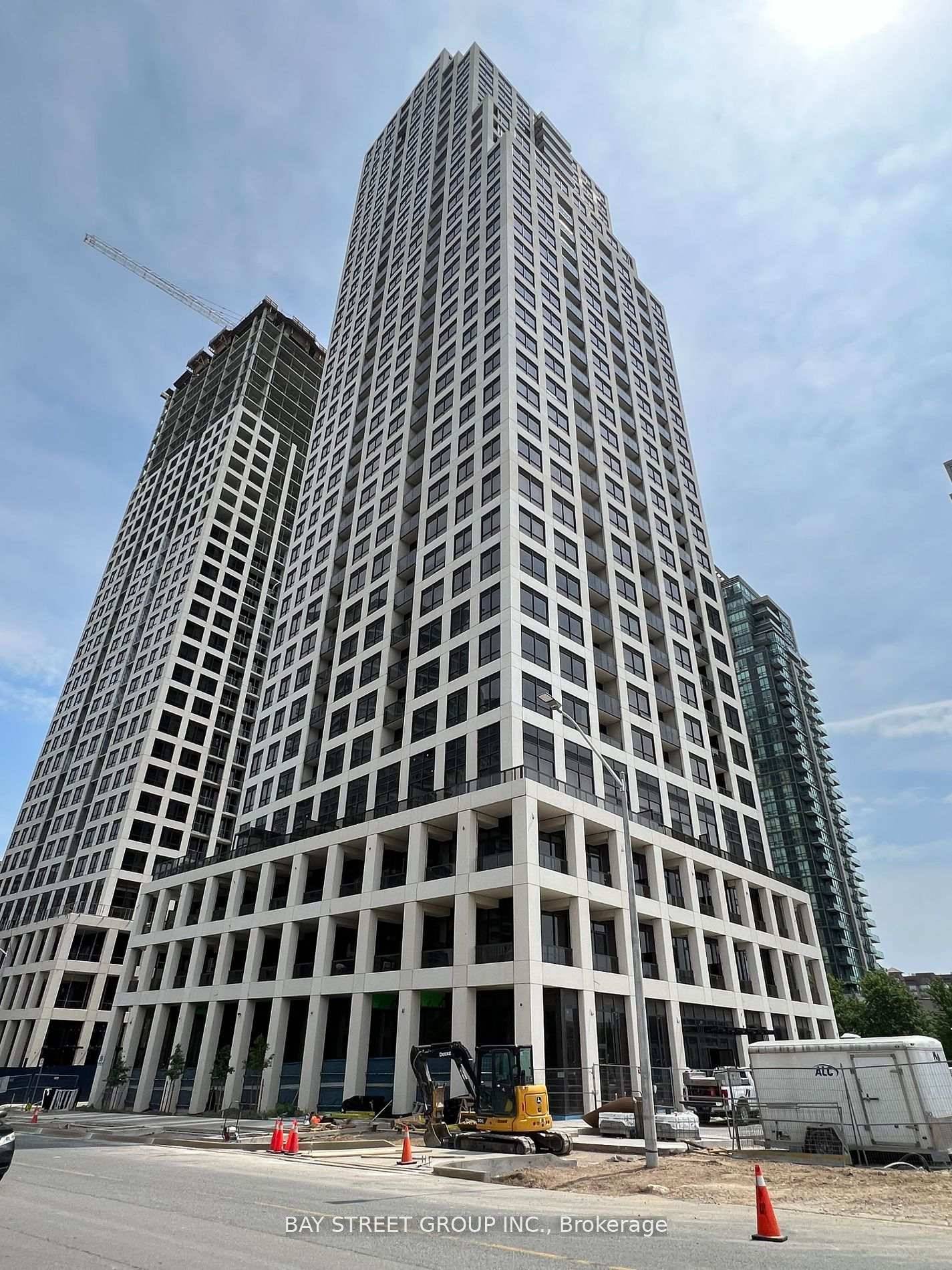 You are welcome to this one bedroom plus bedroom size den condo.