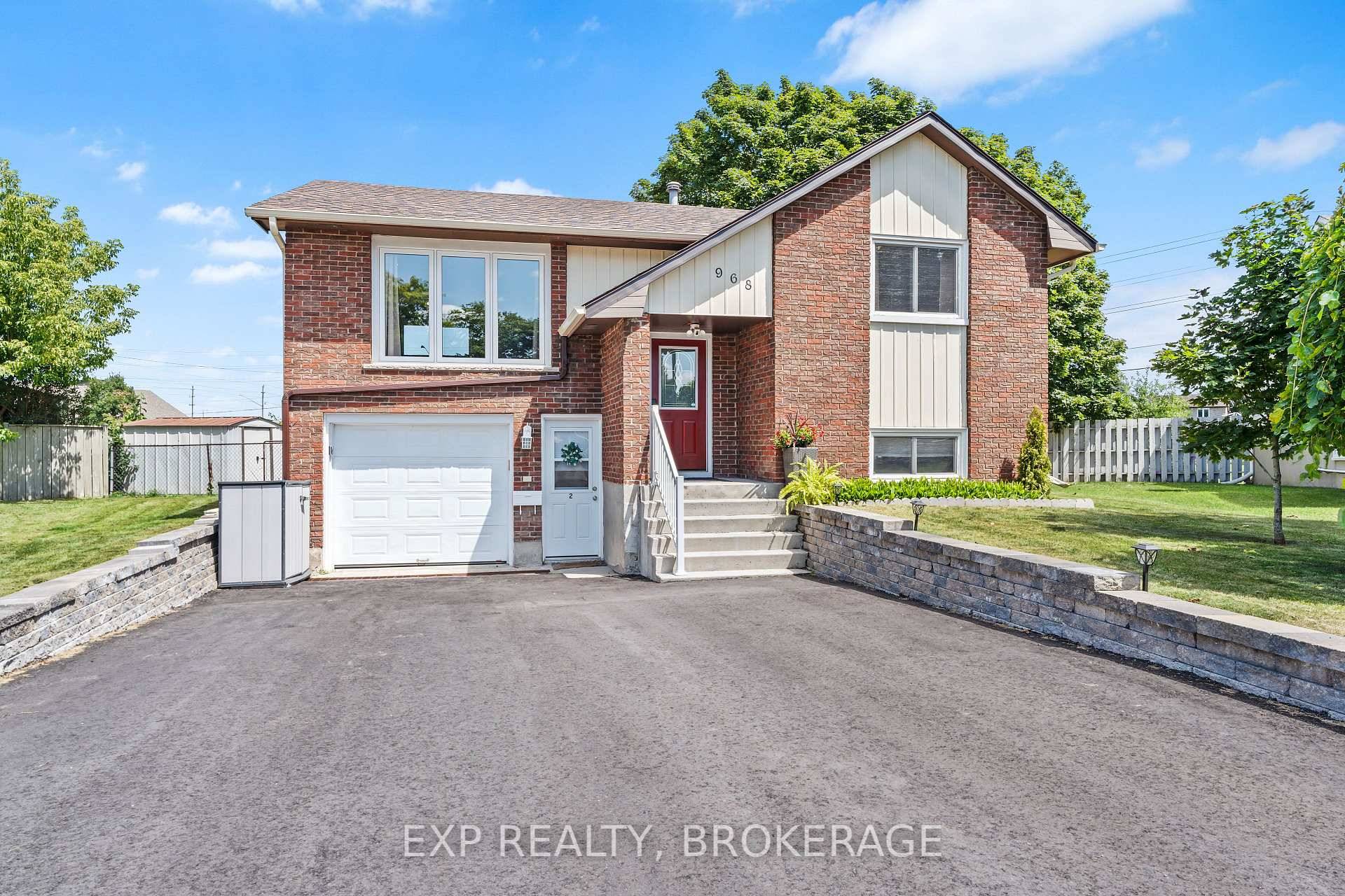 Welcome to 968 Kenshaw Street, a beautifully updated legal duplex in Kingston's desirable west end !