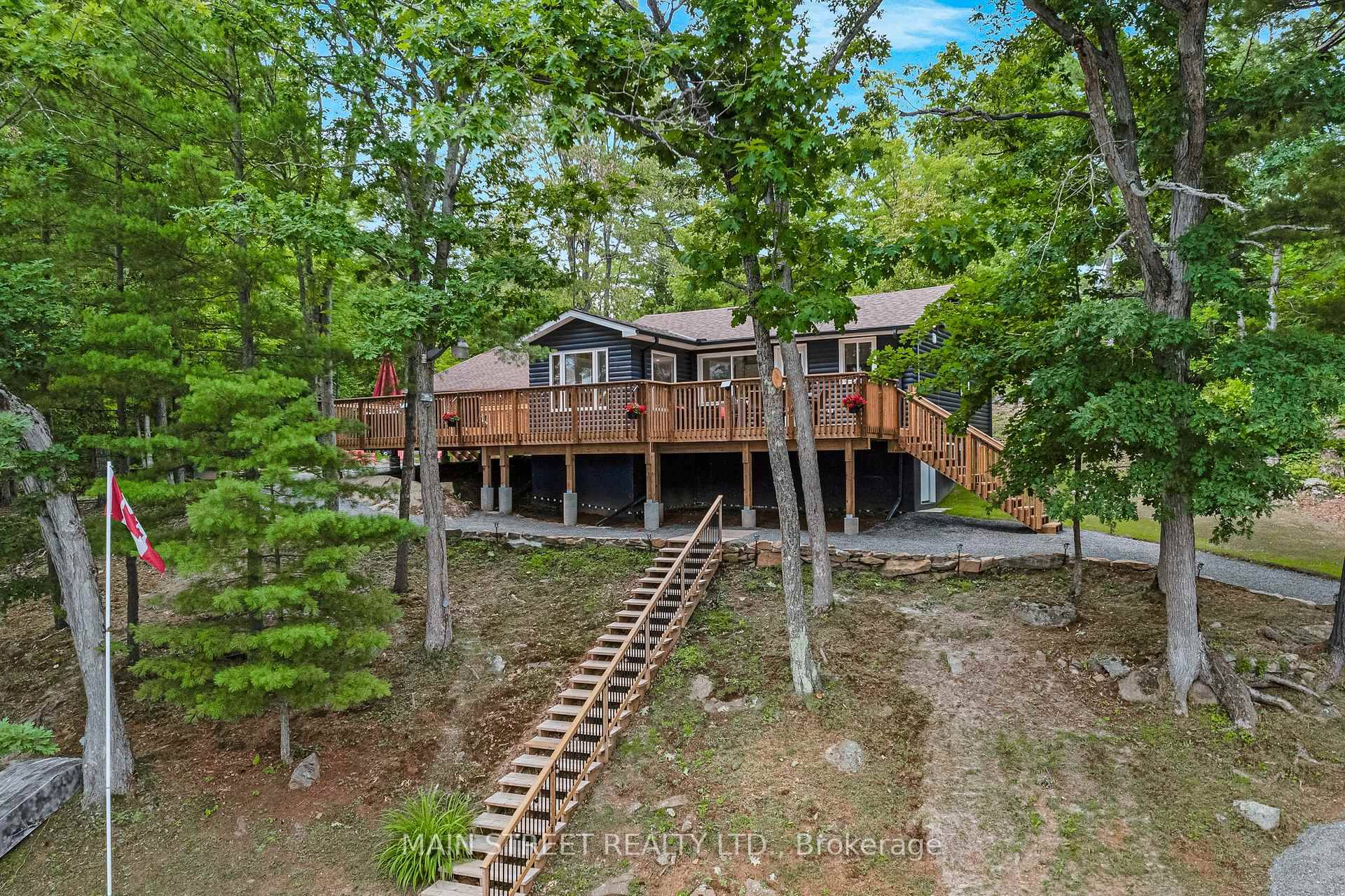 Look no further because this one has it all with 285' of stunning waterfront on the beautiful Severn River.