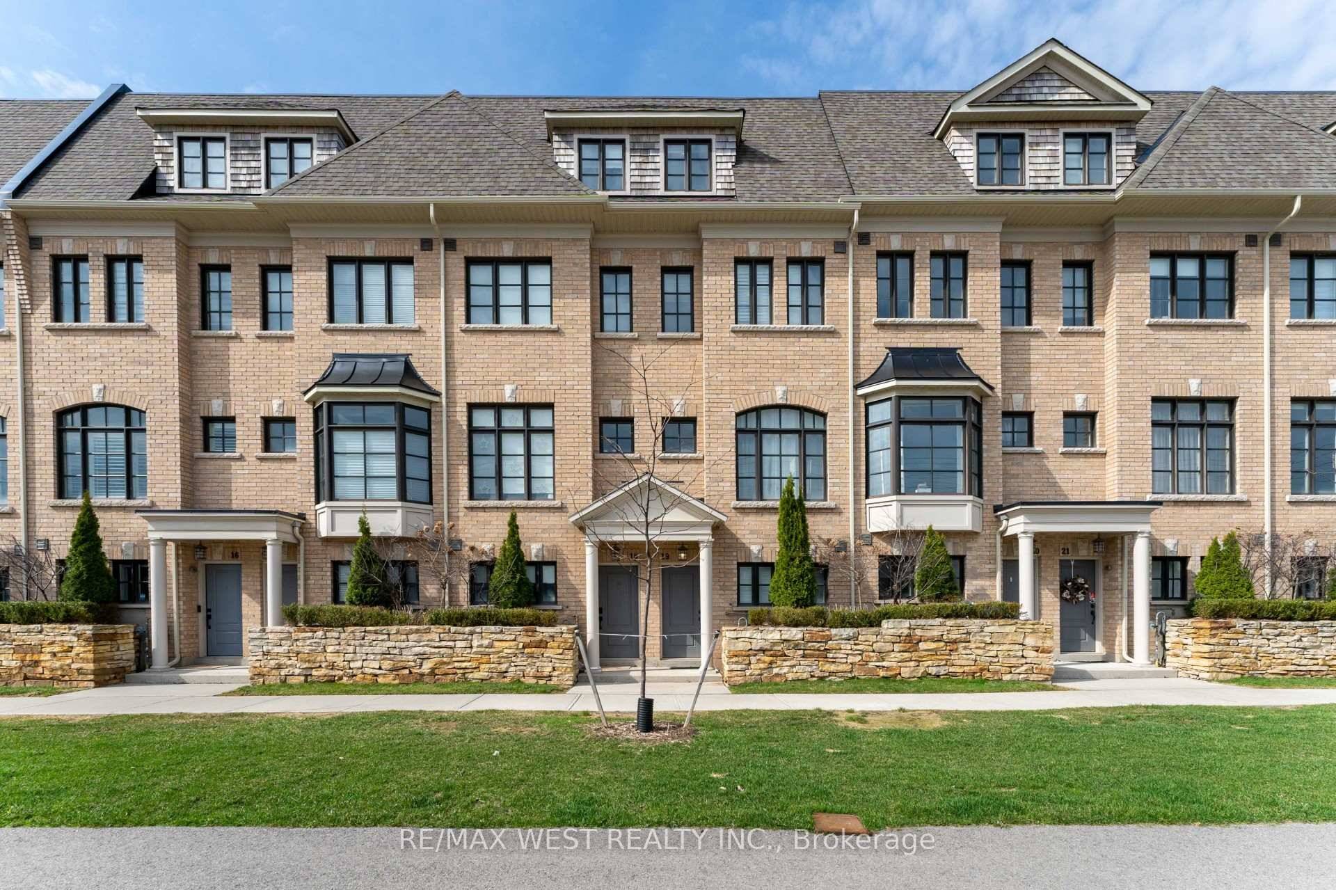 Welcome to 1987 Sq Ft of Bright, Upgraded Living in Prime Oakville Location !