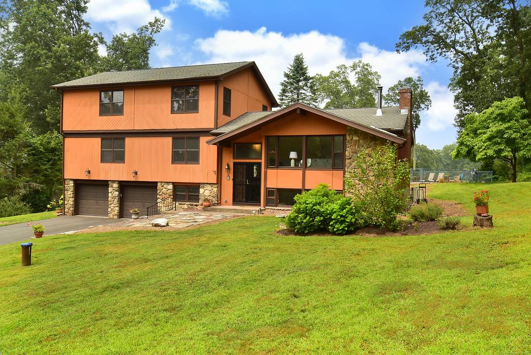 Looking for home office space and lots of room for family and friends ?