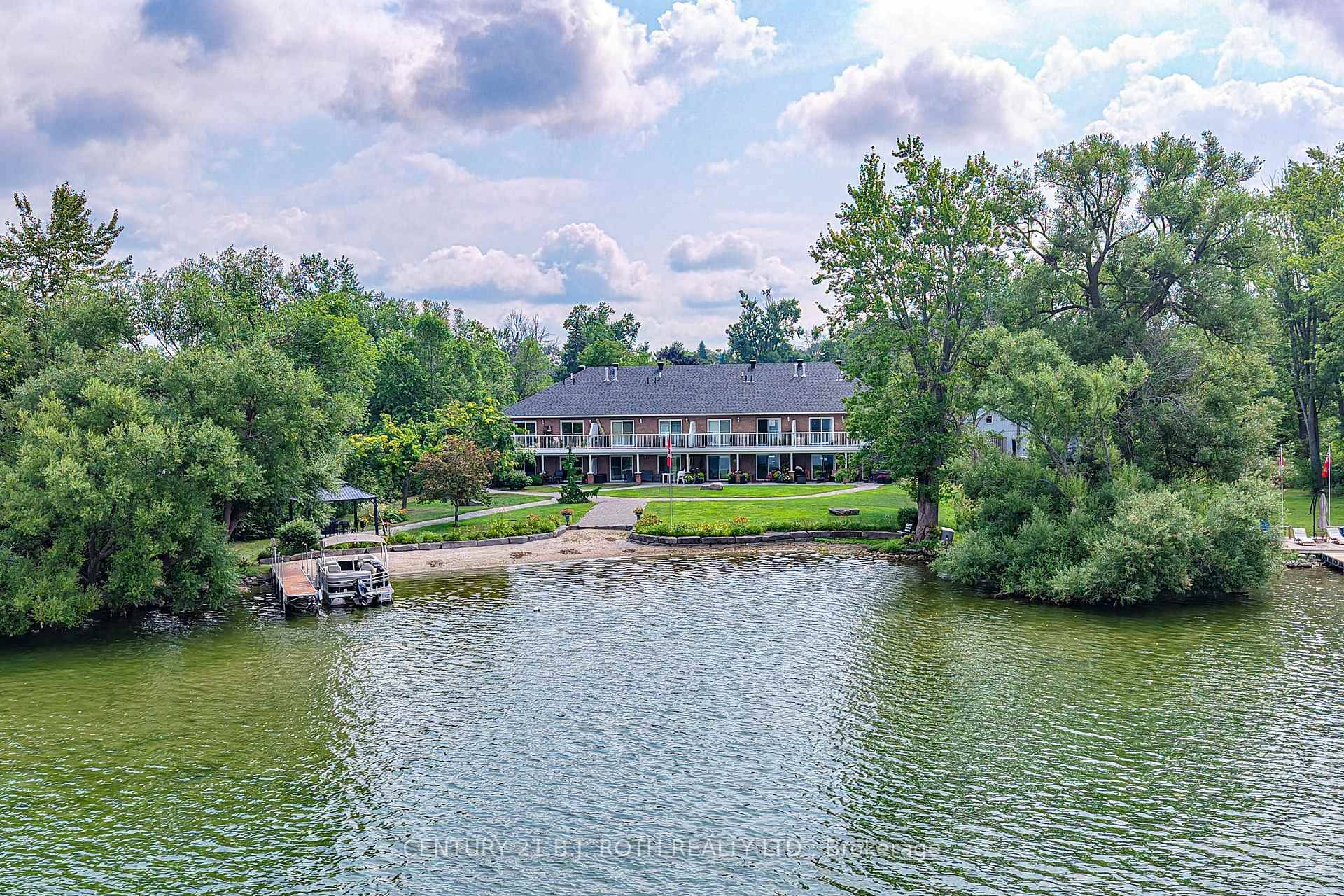 Welcome to Atherley Gardens and waterfront living on Lake Simcoe !