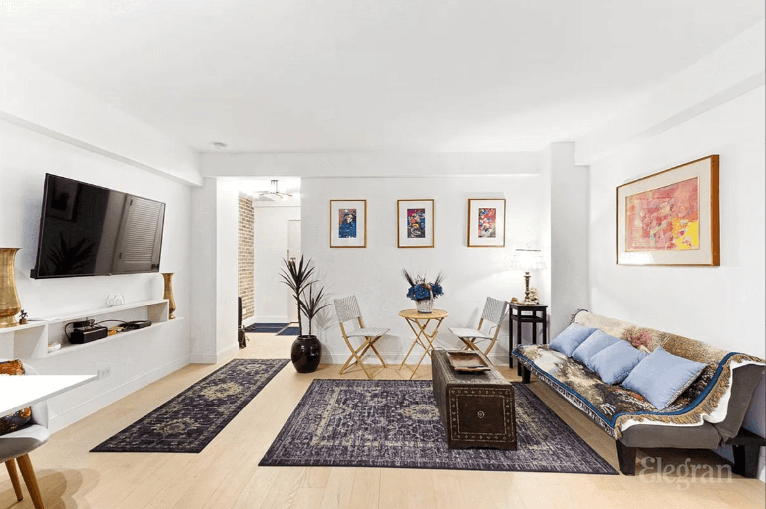 Bright amp ; Renovated Studio with Murphy Bed, Dressing Room amp ; Ample Storage Low Carrying Costs This beautifully renovated, light filled studio offers the perfect blend of style, functionality, ...