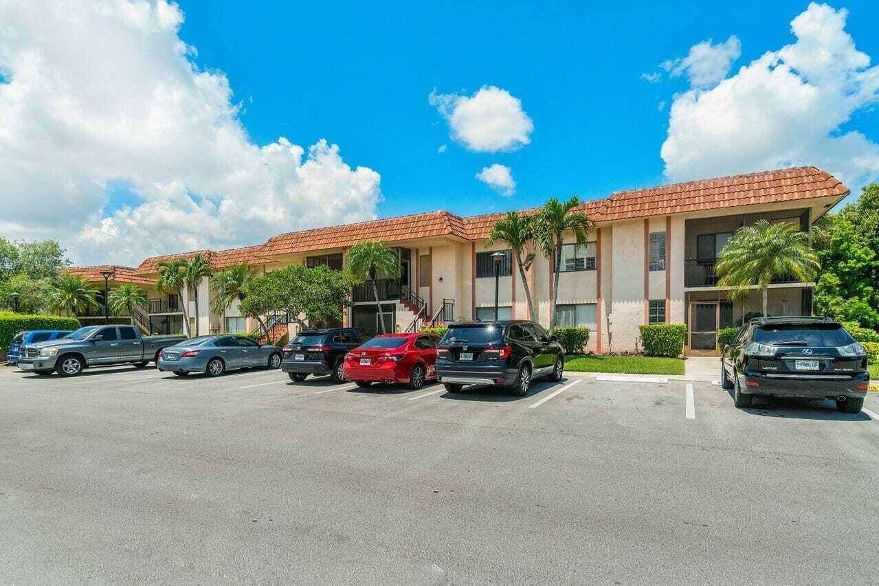 Fully Renovated Condo in Weston.