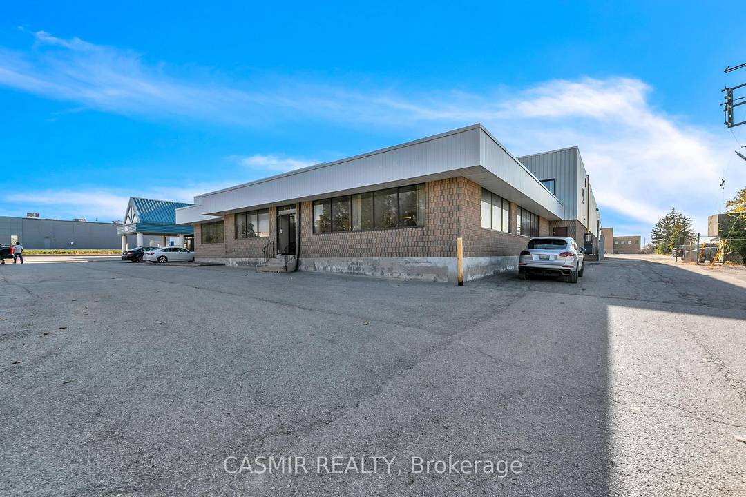 Strategically located just minutes from Hwy 404, 150 Pony Drive offers exceptional flexibility for a wide range of industrial and commercial users.