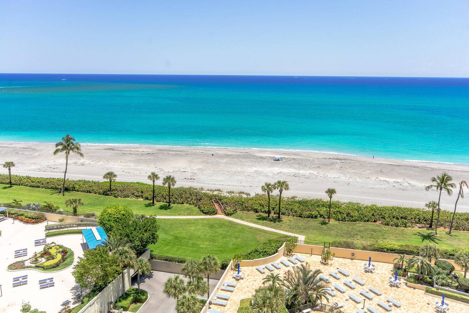 2 bedroom 2 bath condo directly on beach in Jupiter.