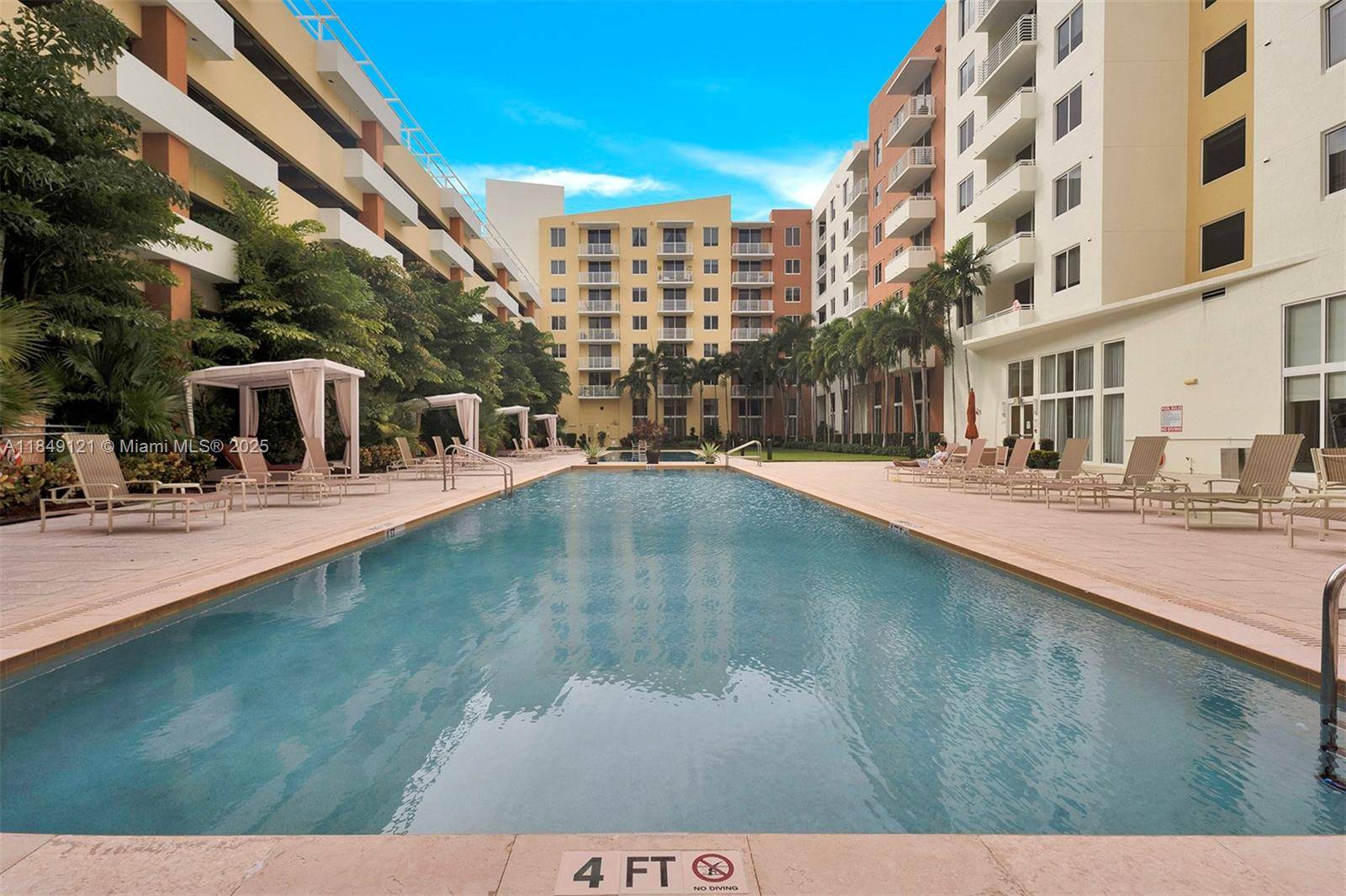 Beautiful 2 2 apartment located in the heart of Aventura with amazing amenities including a private Theatre, infinity pools, sauna amp ; jacuzzi, fitness center, recreational club room and business ...
