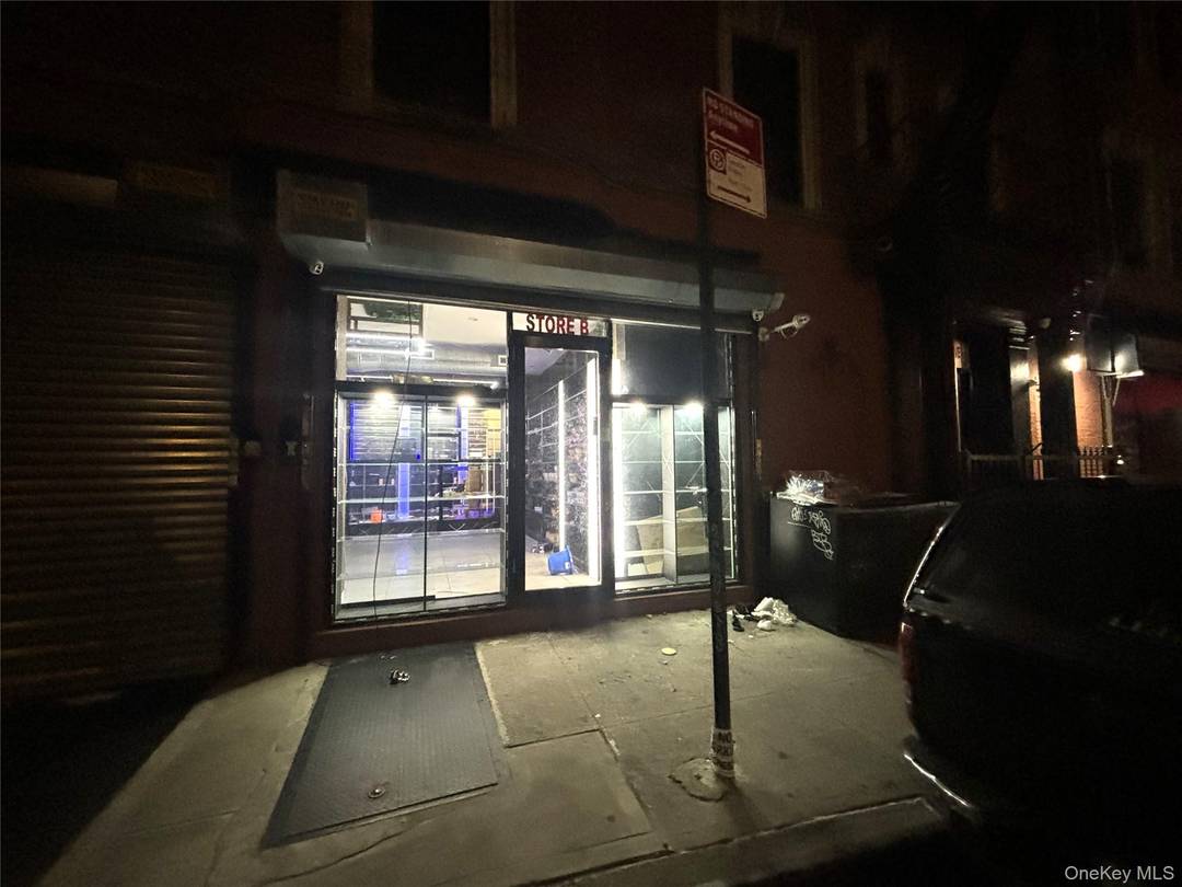 Discover an Immaculate 700 Sq.