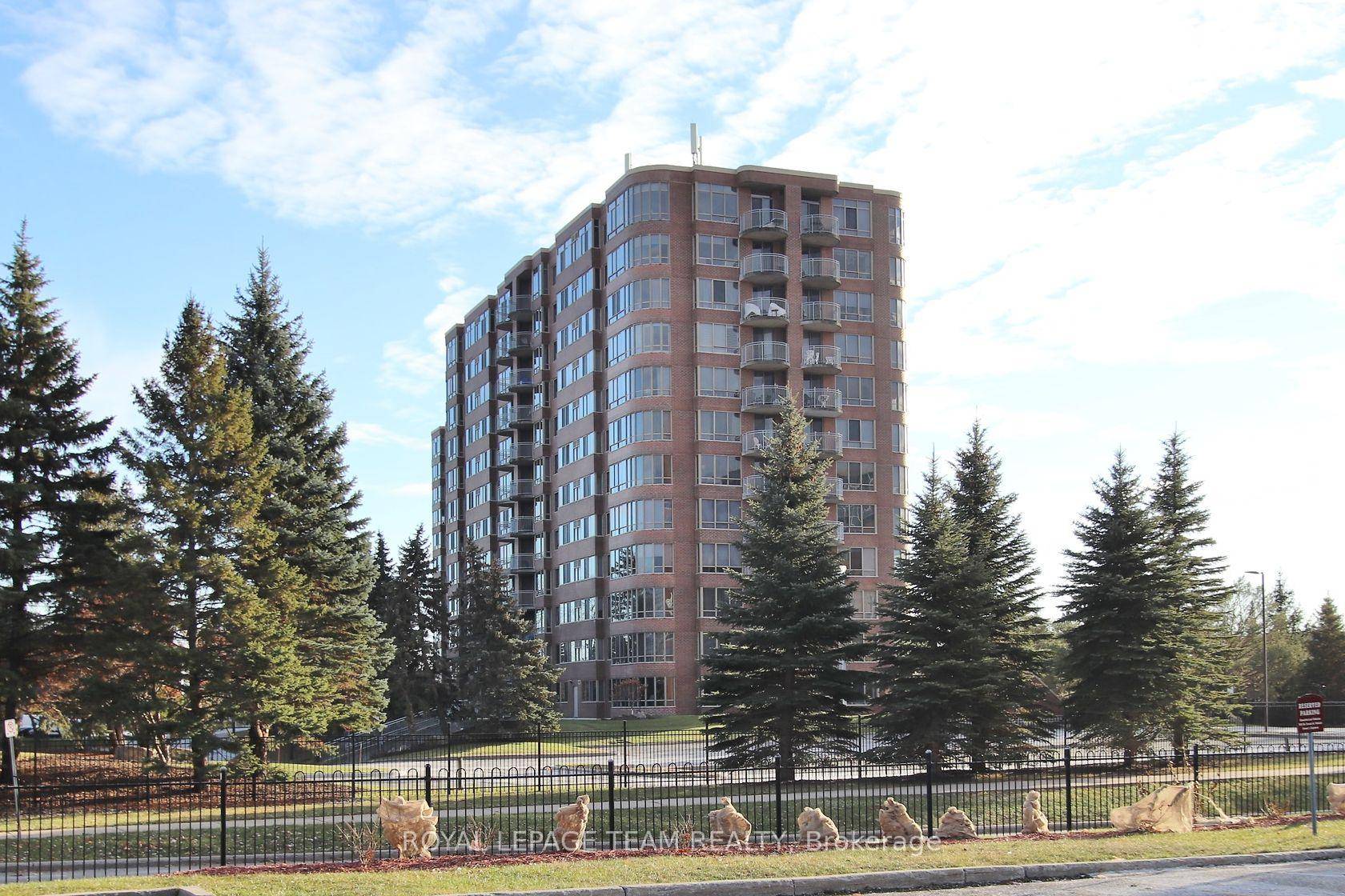 Highly sought Westpark 2 beds amp ; 2 baths condo with meeting room, library, gym, indoor swimming pool, whirlpool, sauna, community patio with Bar B Q, workshop, billiard room, bike ...