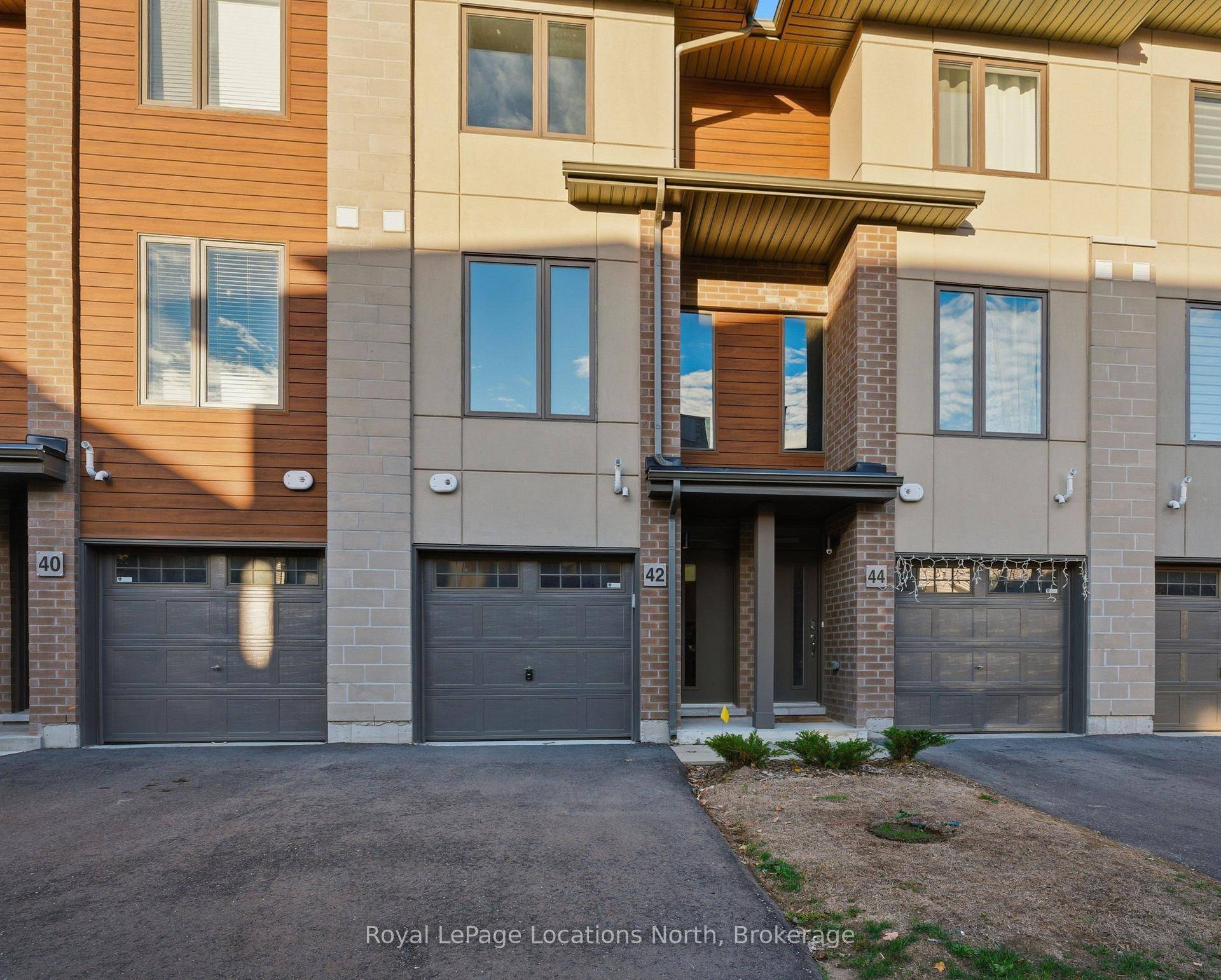 Ideally located between the tranquil shores of Georgian Bay and the year round excitement of Blue Mountain, Waterstone is a modern townhome community that captures the best of Southern Georgian ...