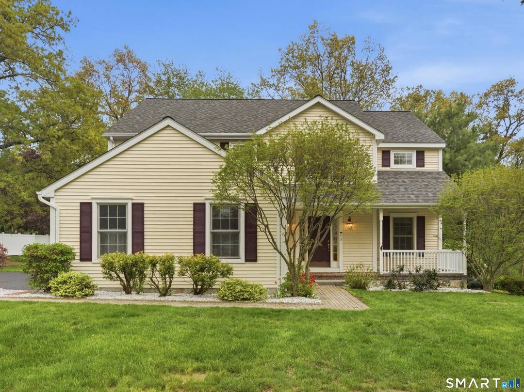 A Stunning Turn Key Colonial in South Windsor.