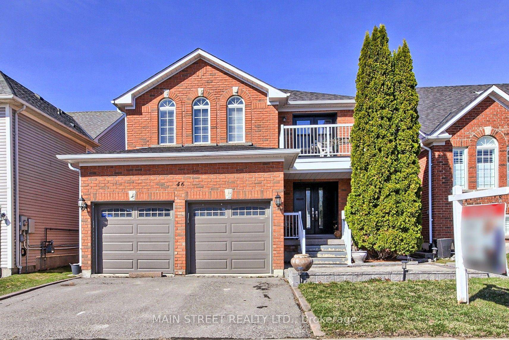 Beautiful Detached Home, Located on a Quiet Crescent with Standout Curb Appeal !