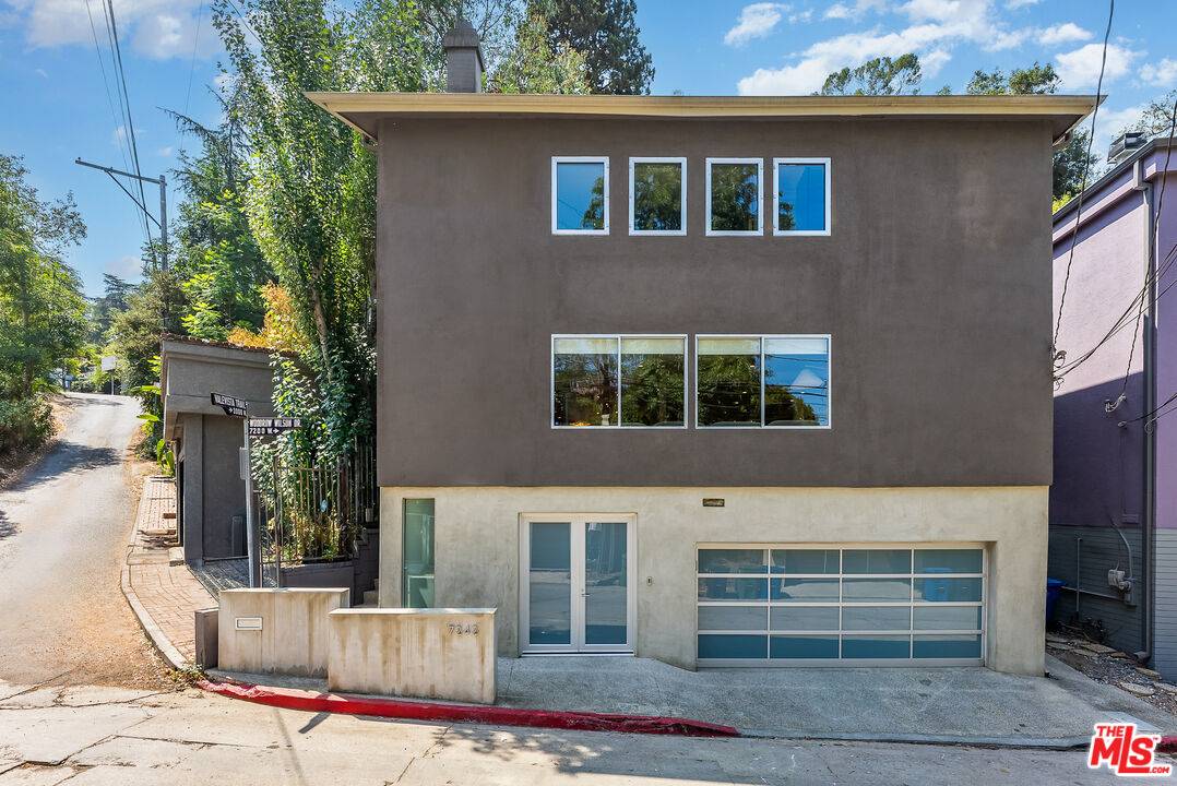 7242   Woodrow Wilson Dr 3BR Hollywood Hills East La