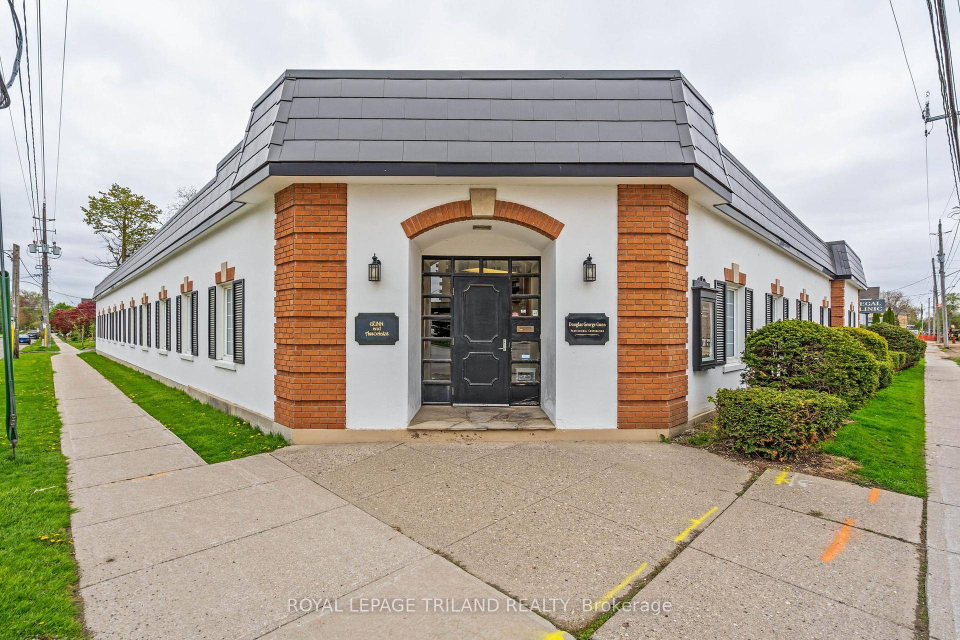 THIS PROFESSIONAL OFFICE BUILDING IS OFFERING THE WEST WING FOR LEASE.