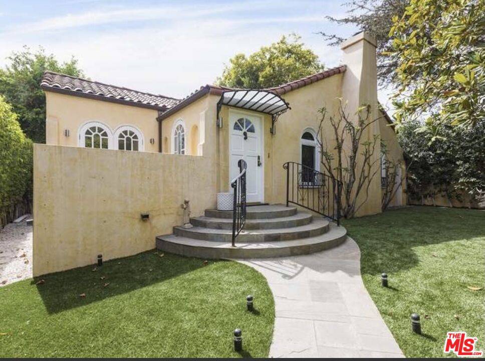 901 N Spaulding Ave 2.0 Hollywood Hills East LA