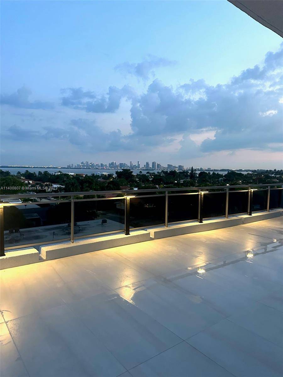 IDEALLY LOCATED, STUNNING 2B 2B at THE LEXI CONDOMINIUM South side.