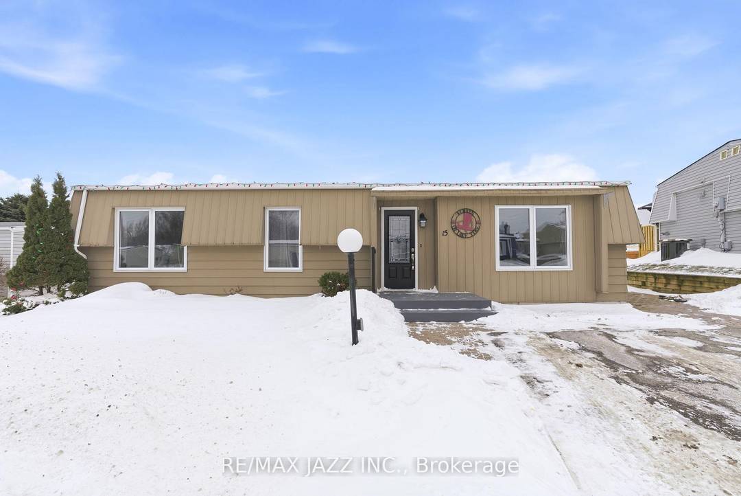 Perfectly situated overlooking the sparkling waters of Lake Ontario !