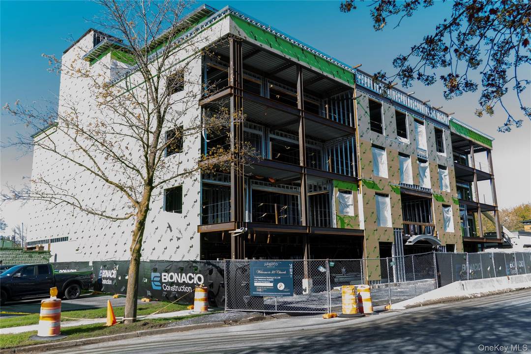 Well appointed with high end finishes throughout, and constructed by an award winning builder, this luxurious condo building near Broadway is where you want to be !