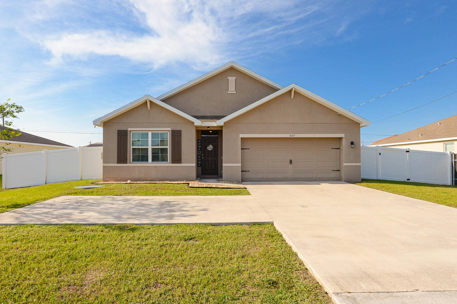 Discover this Beautiful 4 bedroom 2 bathroom single family home with a fully fenced backyard.