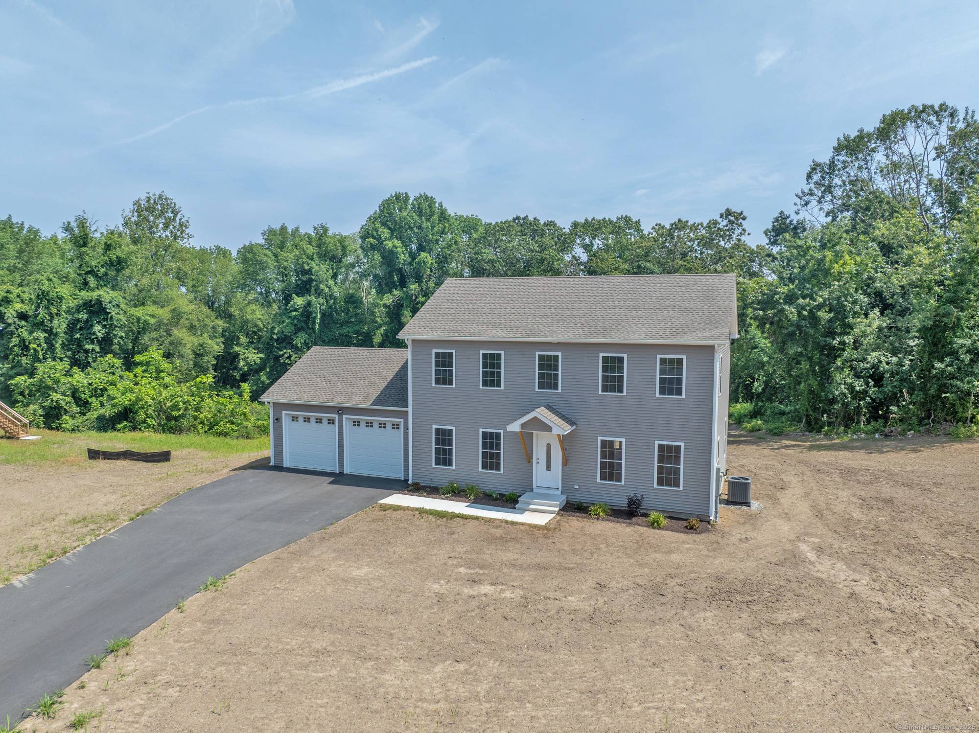SELLER IS OFFERING A 5, 000 CLOSING COST CREDIT TO BUYER IF UNDER CONTRACT BY 8 31 2025 Welcome to your dream home !