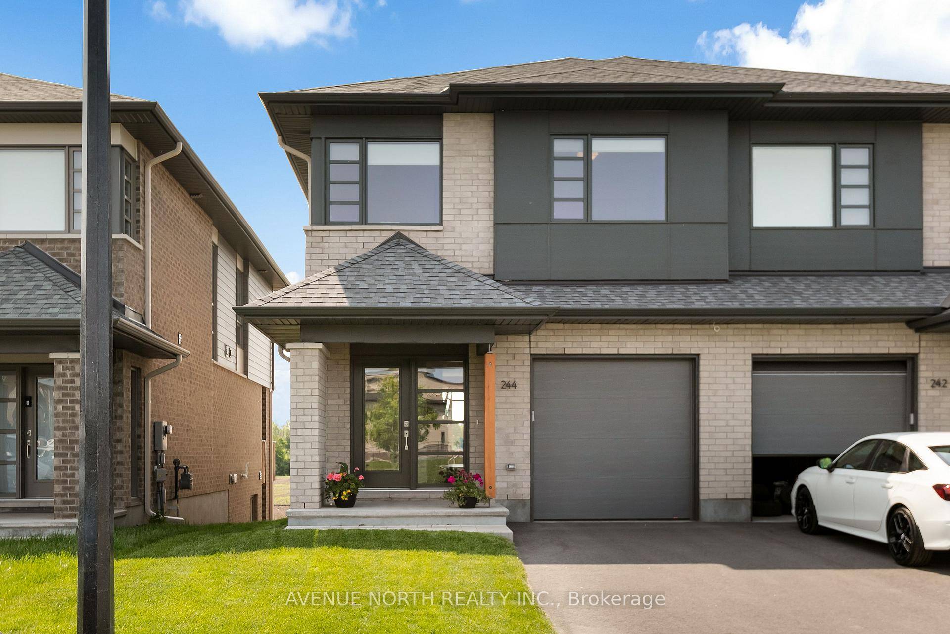 Perfectly maintained Lynwood model by HN Homes with over 50, 000 in upgrades such as an high end kitchen finishes, concept home theatre, an upgraded fireplace mantle, red oak hardwood ...