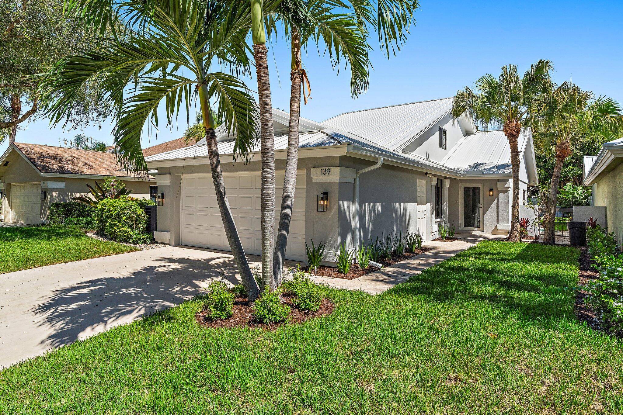Welcome to your new home in the heart of Jupiter !