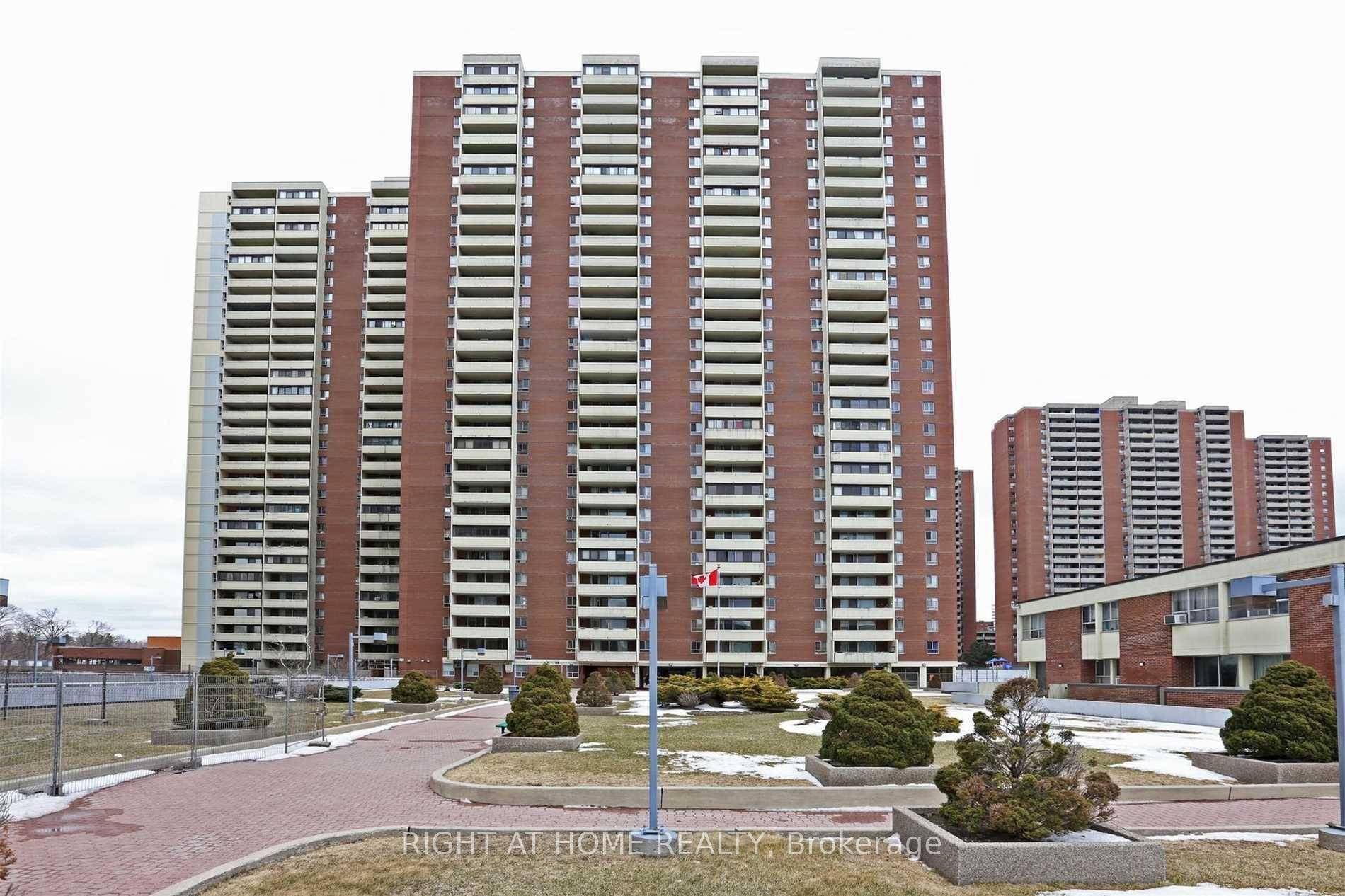 Spacious amp ; Bright 2 Bedroom Condo.