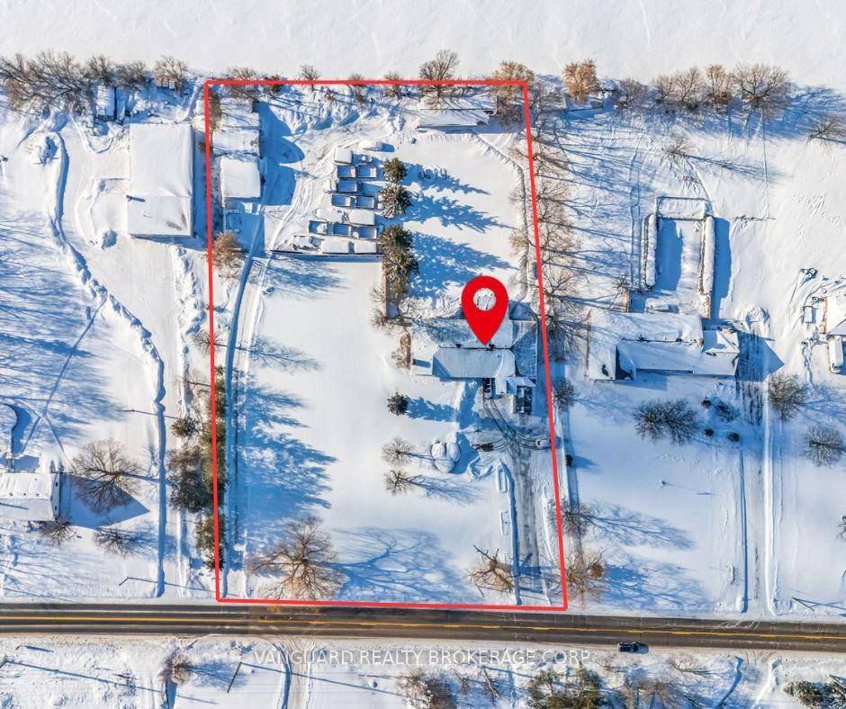 Exceptional investor opportunity with live work potential.