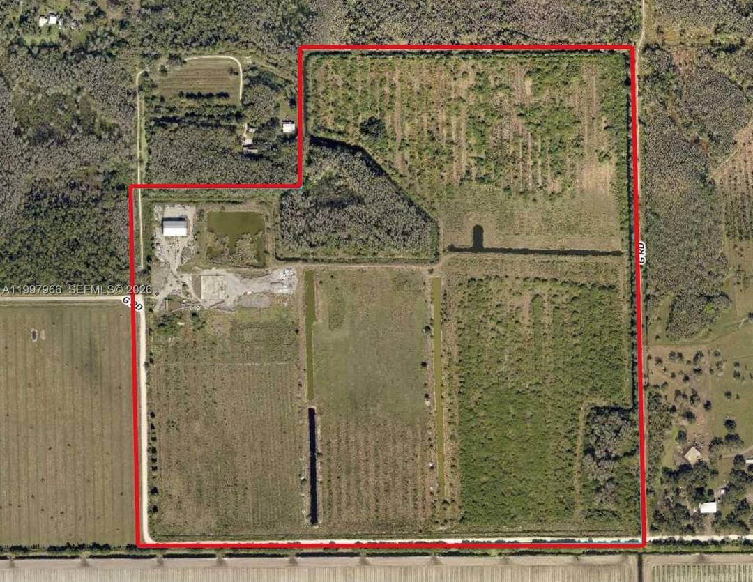 Positioned in a rapidly growing corridor just south of LaBelle and conveniently located between LaBelle and Immokalee, this expansive 144.