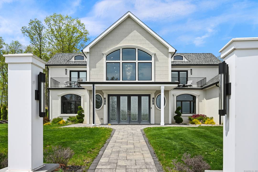 Welcome to 5 Hawks Landing, an exceptional 5, 146 sq ft luxury rental in East Berlin.